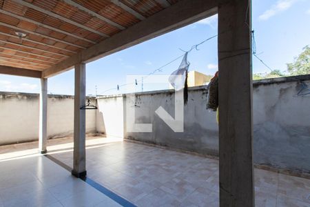 Quintal de casa à venda com 4 quartos, 170m² em Jaqueline, Belo Horizonte