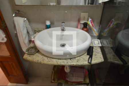 Banheiro de apartamento para alugar com 2 quartos, 65m² em Taquara, Rio de Janeiro