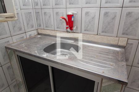 Cozinha de casa para alugar com 1 quarto, 50m² em Jardim Maracana, São Paulo