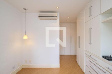 Apartamento à venda com 3 quartos, 124m² em Vila Olímpia, São Paulo