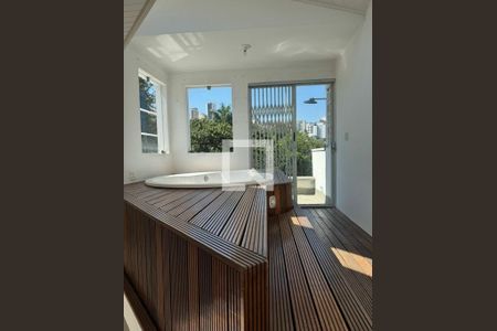 Casa para alugar com 2 quartos, 220m² em Sumarezinho, São Paulo