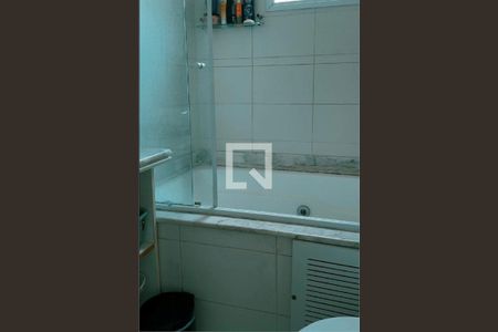 Casa à venda com 3 quartos, 208m² em Jardim Avelino, São Paulo