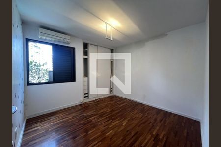 Apartamento à venda com 3 quartos, 234m² em Vila Suzana, São Paulo