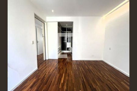 Apartamento à venda com 3 quartos, 234m² em Vila Suzana, São Paulo