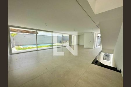 Casa à venda com 4 quartos, 450m² em Campo Belo, São Paulo