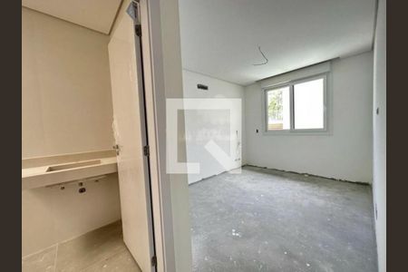 Casa à venda com 4 quartos, 450m² em Campo Belo, São Paulo