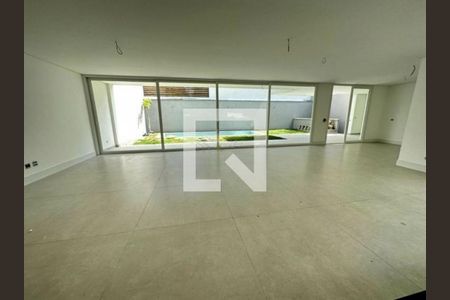 Casa à venda com 4 quartos, 450m² em Campo Belo, São Paulo