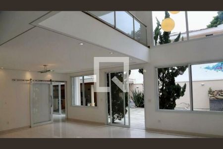 Casa à venda com 4 quartos, 350m² em Super Quadra Morumbi, São Paulo