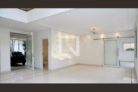 Casa à venda com 4 quartos, 350m² em Super Quadra Morumbi, São Paulo
