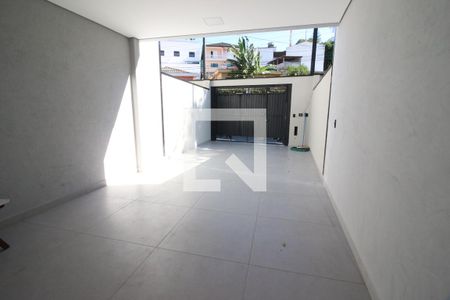 Garagem de casa à venda com 3 quartos, 115m² em Bela Vista, Osasco