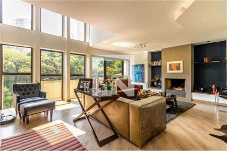 Apartamento à venda com 4 quartos, 233m² em Vila Suzana, São Paulo