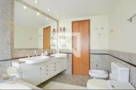 Apartamento para alugar com 4 quartos, 226m² em Vila Suzana, São Paulo