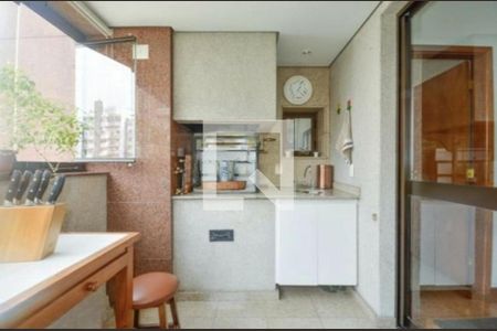 Apartamento para alugar com 4 quartos, 226m² em Vila Suzana, São Paulo
