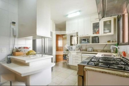 Apartamento para alugar com 4 quartos, 226m² em Vila Suzana, São Paulo