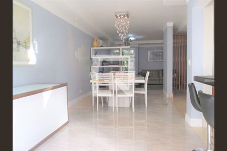 Casa à venda com 4 quartos, 300m² em Jardim Colombo, São Paulo