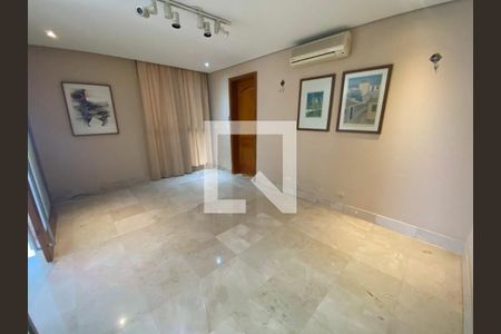 Apartamento para alugar com 3 quartos, 250m² em Vila Suzana, São Paulo