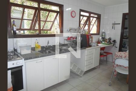Casa à venda com 4 quartos, 300m² em Morumbi, São Paulo