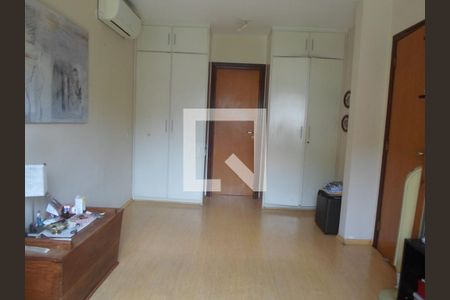 Casa à venda com 4 quartos, 300m² em Morumbi, São Paulo