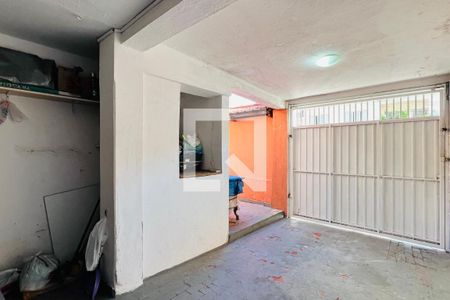 Garagem de casa à venda com 4 quartos, 175m² em Jardim Dourado, Guarulhos