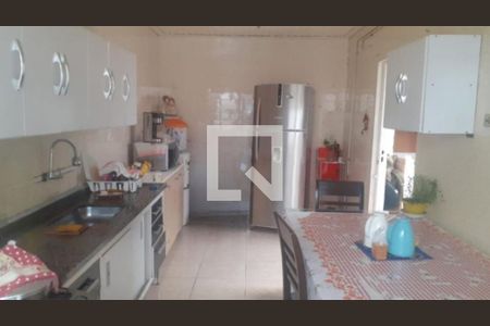 Casa à venda com 2 quartos, 117m² em Vila Carrão, São Paulo