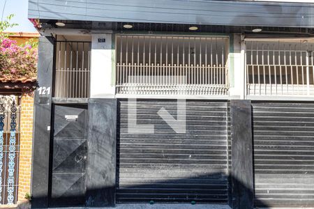 Fachada de casa à venda com 2 quartos, 150m² em Vila Iris, Guarulhos
