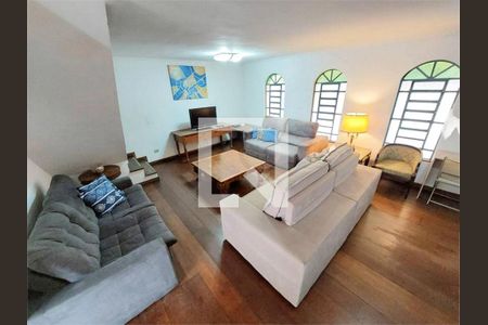 Casa à venda com 6 quartos, 250m² em Vila Morse, São Paulo