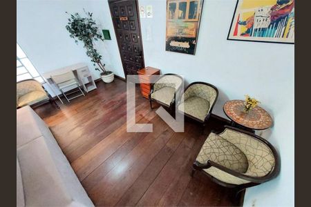 Casa à venda com 6 quartos, 250m² em Vila Morse, São Paulo