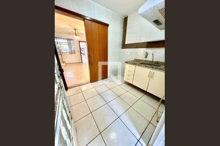 Cozinha de casa para alugar com 2 quartos, 100m² em Jaraguá, Belo Horizonte