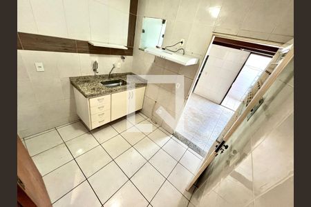Cozinha de casa para alugar com 2 quartos, 100m² em Jaraguá, Belo Horizonte