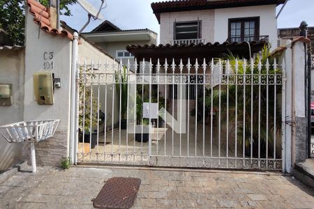 Casa de condomínio à venda com 90m², 2 quartos e 1 vagaFachada