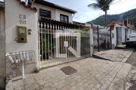 Casa de condomínio à venda com 90m², 2 quartos e 1 vagaFachada