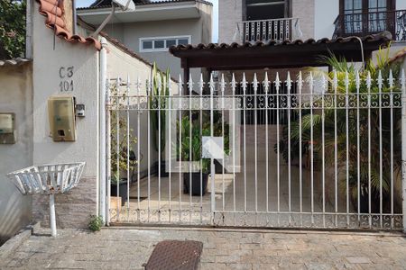 Casa de condomínio à venda com 90m², 2 quartos e 1 vagaFachada