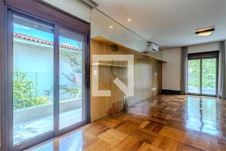 Casa à venda com 3 quartos, 373m² em Alto de Pinheiros, São Paulo