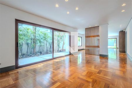 Casa à venda com 3 quartos, 373m² em Alto de Pinheiros, São Paulo