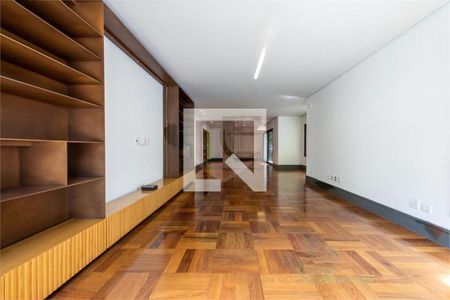 Casa à venda com 3 quartos, 373m² em Alto de Pinheiros, São Paulo