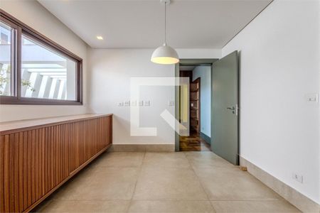 Casa à venda com 3 quartos, 373m² em Alto de Pinheiros, São Paulo