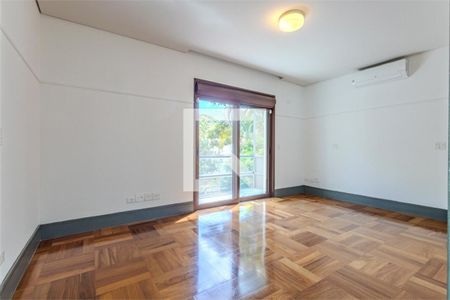 Casa à venda com 3 quartos, 373m² em Alto de Pinheiros, São Paulo