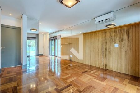 Casa à venda com 3 quartos, 373m² em Alto de Pinheiros, São Paulo