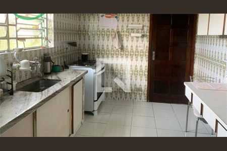 Casa à venda com 3 quartos, 200m² em Parque Sao Domingos, São Paulo