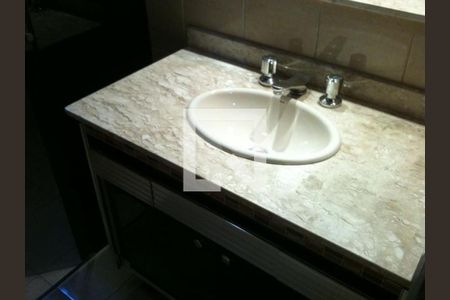 Casa à venda com 3 quartos, 200m² em Parque Sao Domingos, São Paulo