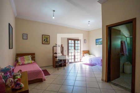 Casa à venda com 4 quartos, 400m² em Cidade São Francisco, São Paulo