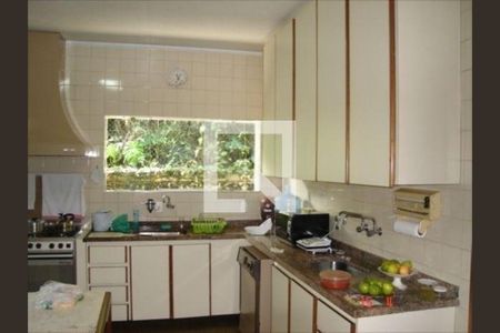 Casa à venda com 4 quartos, 420m² em Vila Tramontano, São Paulo