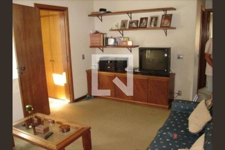 Casa à venda com 4 quartos, 420m² em Vila Tramontano, São Paulo