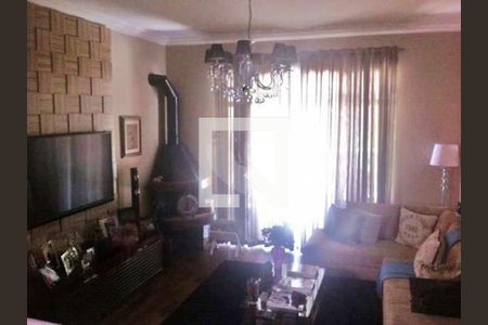 Casa à venda com 3 quartos, 200m² em Jardim das Vertentes, São Paulo