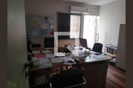 Casa à venda com 5 quartos, 300m² em Jardim Prudência, São Paulo