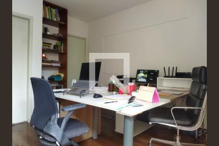 Casa à venda com 5 quartos, 300m² em Jardim Prudência, São Paulo