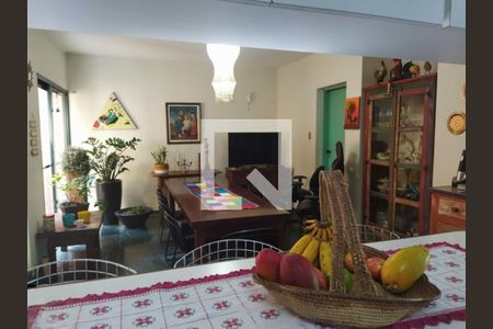 Casa à venda com 5 quartos, 300m² em Jardim Prudência, São Paulo