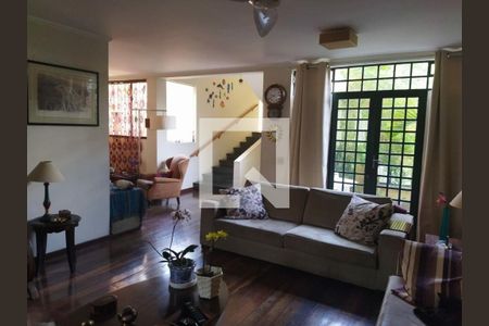 Casa à venda com 5 quartos, 300m² em Jardim Prudência, São Paulo