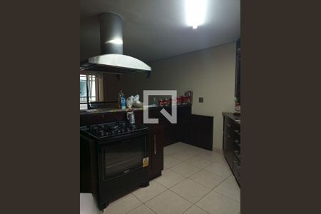 Casa à venda com 3 quartos, 342m² em Jardim Prudência, São Paulo