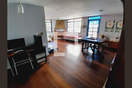 Casa à venda com 3 quartos, 160m² em Badu, Niterói
